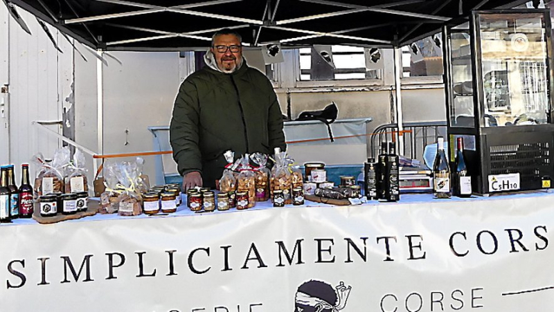 A Corsican stall on the small market