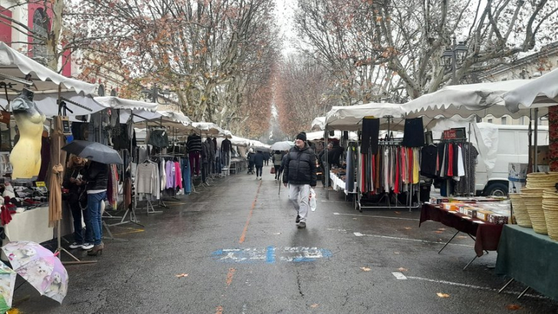 The Saint-Antoine winter fair looked gray