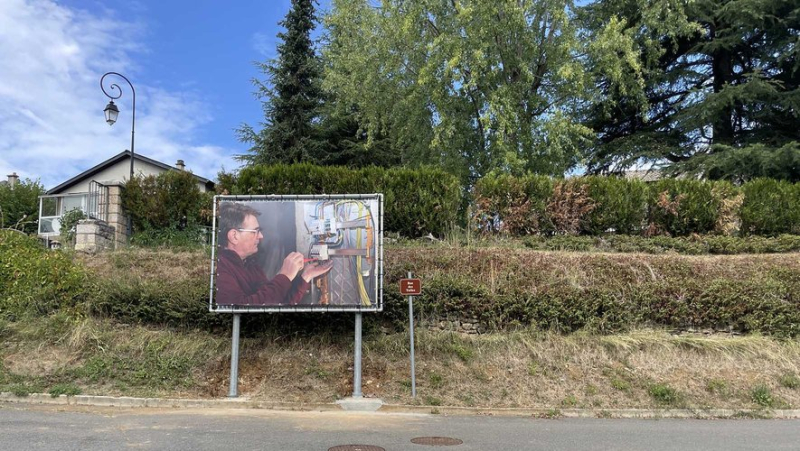 This village in Lozère which displays photos of its artisans on its walls to promote local know-how