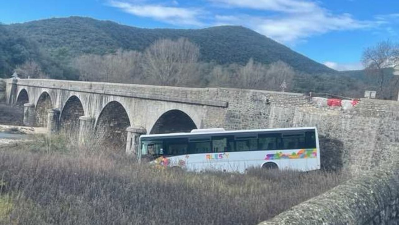 Cévennes Gardon: a bus finishes its journey in the Gardon