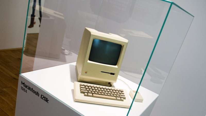 40 years ago, on January 24, 1984, Steve Jobs launched the very first Macintosh