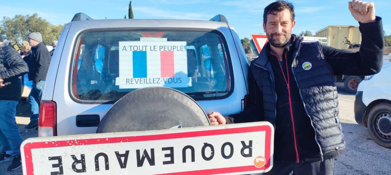 “Anger of the farmers”: the large Angles roundabout blocked by around sixty farmers in tractors