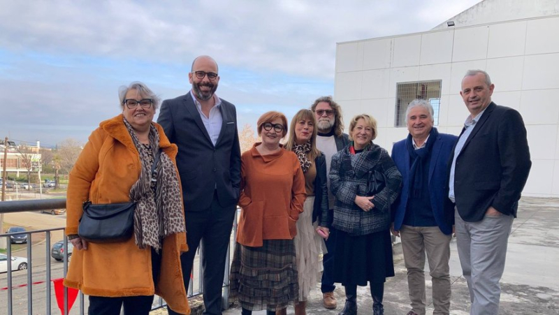 During the wishes, the elected officials of Nîmes citizen on the left lay the foundations of a “city to live and dream”