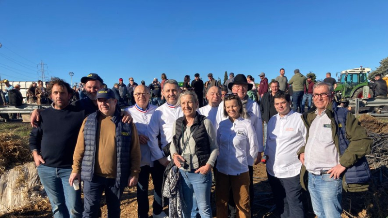 Des chefs étoilés et des traiteurs de l'association Gard aux chefs en renfort pour les agriculteurs