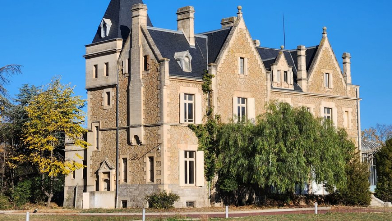 The Château de La Devèze, in Béziers, will host a bilingual French-English Montessori school