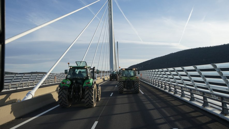 Colère des agriculteurs : du Viaduc de Millau au centre-ville, la grogne ne baisse pas