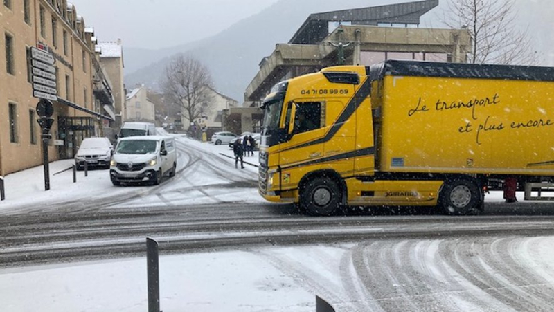 In pictures: snow, predicted for several days, is falling in large flakes this Wednesday in Lozère and its prefecture, Mende