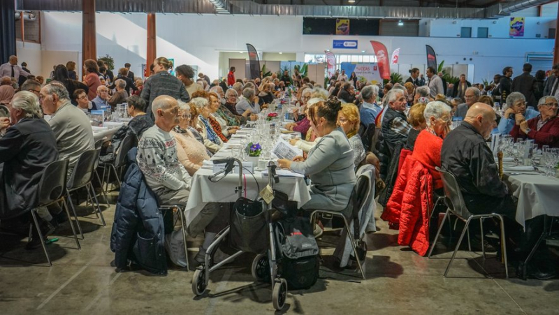 Between a festive banquet and an orchestra, the city of Nîmes celebrates its seniors during the traditional seniors’ meal