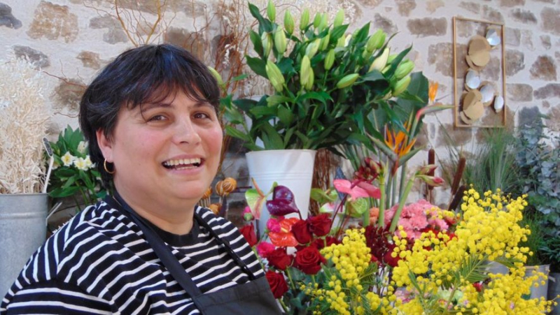 A florist who likes to garnish her bouquet with the love of her profession