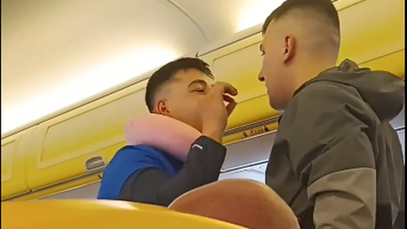VIDEO. Brawl in the air: an argument breaks out in mid-flight on a Ryanair plane, the plane evacuated