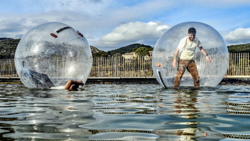 Giant bubbles come to the Aquaforest park, near Alès