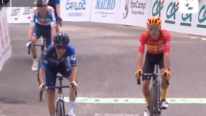 VIDEO. Cycling: "Ah no, it&#39;s 2! Ah stupid...", the Frenchman Lenny Martinez hits the Johannessen post and wins the Classic Var