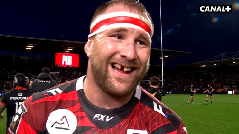 VIDEO. “There you go, I lost my tooth”: when an Oyonnax player pulls out a tooth while trying to remove his mouthguard