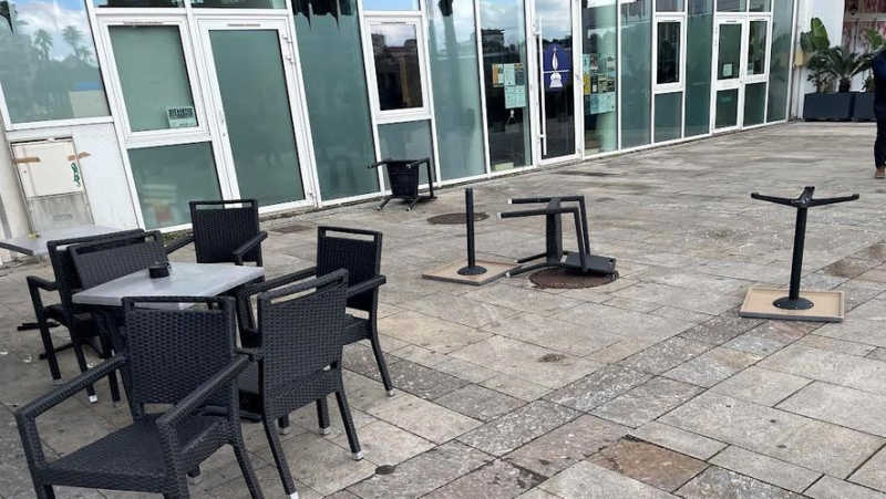"J'ai cru que c'était un attentat" : après qu'une voiture a foncé sur sa terrasse à Montpellier, le buraliste raconte, des clients choqués