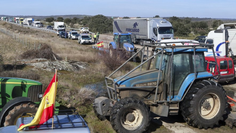 Anger of farmers: Spanish highways stormed by demonstrators
