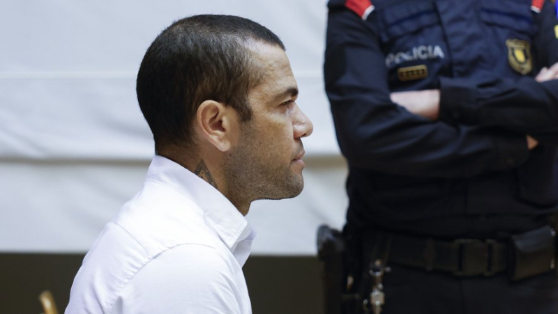 Tried for “sexual assault with penetration”, footballer Dani Alves was sentenced to 4 and a half years in prison