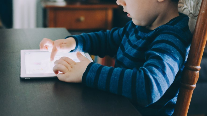 Your child is addicted to screens ? A consultation offered to get him off the screen