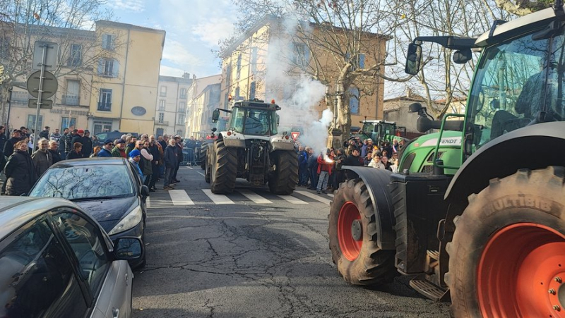 Farmers&#39; blockades: 50 tractors positioned in front of the Lodève sub-prefecture, access to the city center impossible