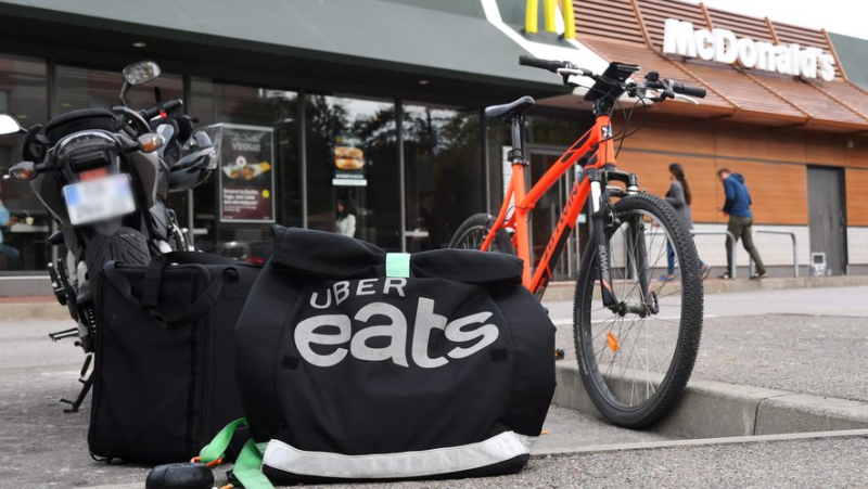 Does the Uber Eats home delivery app charge for McDonald&#39;s menus "at the customer&#39;s expense" ?