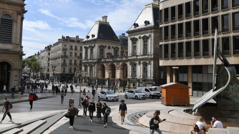 “We have a heritage to defend”: why the mayor of Lyon wants to fight against the invasion of fast food ?