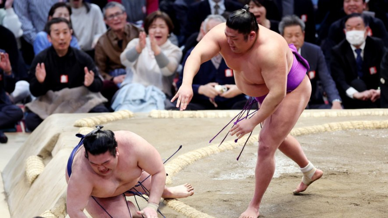 Sumo: after rapid progression, a young wrestler makes history by beating a 1914 record