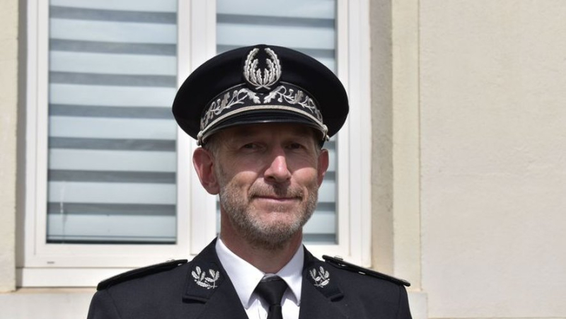 Police Commissioner Eric Hermenier leaves Béziers
