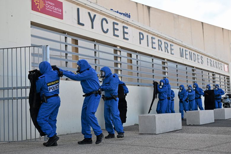 CBRN-E exercise, attacker... a simulation of a large-scale chemical attack in a school in Montpellier