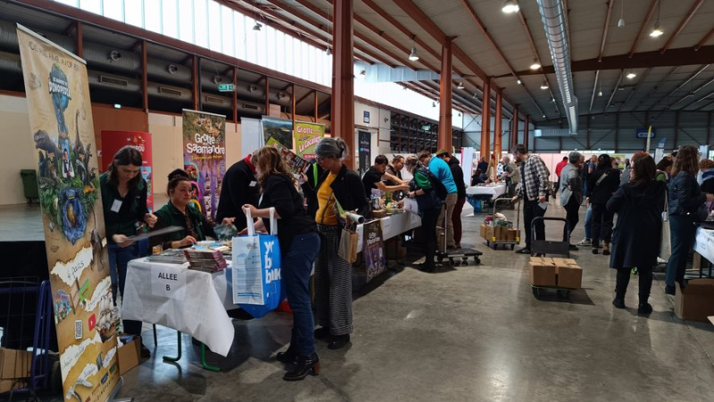Gard: tourism professionals shop at the leaflet exchange