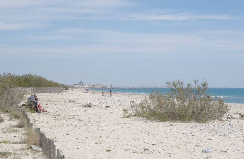 Beaches and train station in Villeneuve-lès-Maguelone: ​​how the Montpellier Metropolis takes care of its coastline