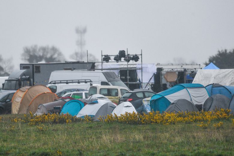 8,000 revelers, a dozen stages, several police guards… What we know about the rave party on the tarmac at Quimper airport