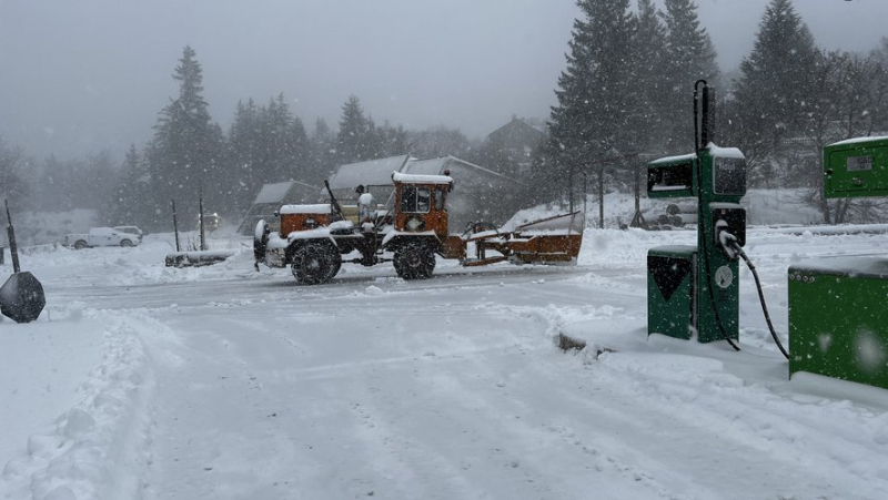 La neige a refait son apparition dans le Gard : déjà quinze centimètres sur l'Espérou