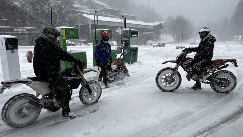 La neige a refait son apparition dans le Gard : déjà quinze centimètres sur l'Espérou