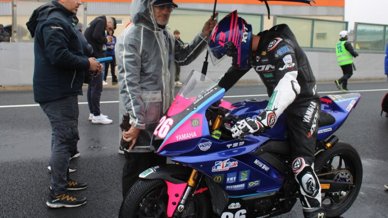 Motorcycle (Superbike): Grégory Leblanc-Mickaël Di Méglio, intense duel in the rain in Lédenon
