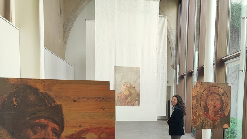 Delphine Joseph pose son regard singulier sur les fresques de la cathédrale de Lodève