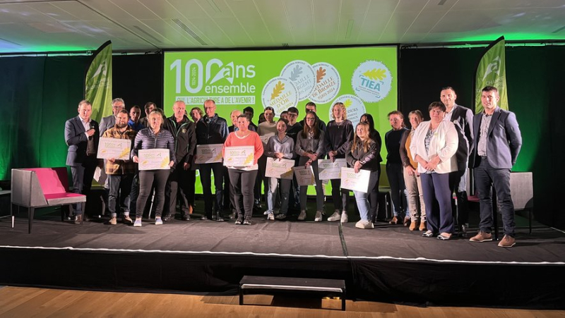 The fourteen Lozériens winners of the 2024 General Agricultural Competition received their diplomas