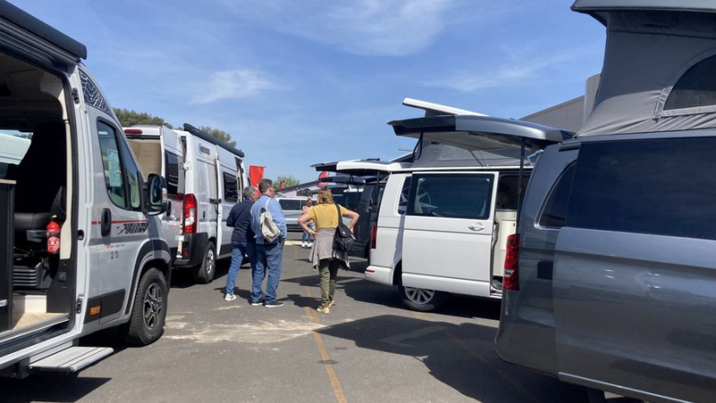 Vans and other motorhomes hold a show in Béziers