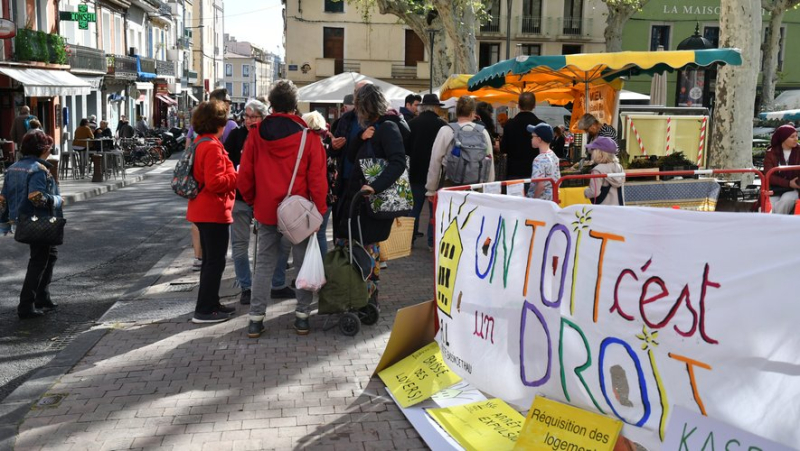 A gathering of associations in front of the mayor of Sète against rental evictions and for rehousing