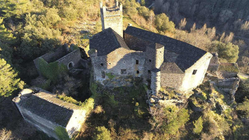 " En une nuit, le château de Brisis enfin restauré " constate l’association des amis du château