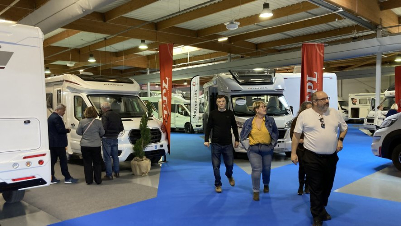 Vans and other motorhomes hold a show in Béziers