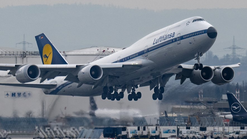 VIDEO. A Boeing 747 lands suddenly: it bounces twice on the runway before rushing back into the air