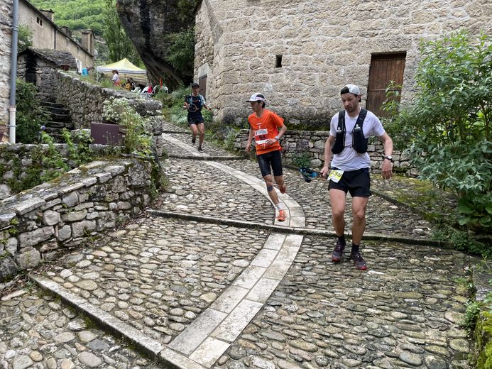 Lozère Trail: Swiss Delorenzi flies over the skyrace of the Tarn gorges