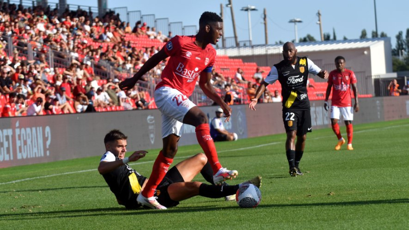 Waly Diouf - Formose Mendy, central hinge of Nîmes Olympique: “This communion, who would have believed it ?”