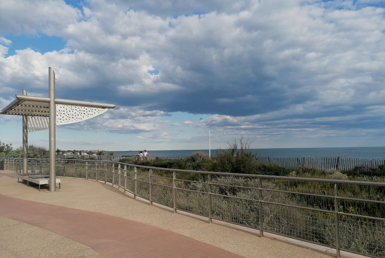 The City and the Mayor of Vias convicted at first instance for the construction of a seafront promenade