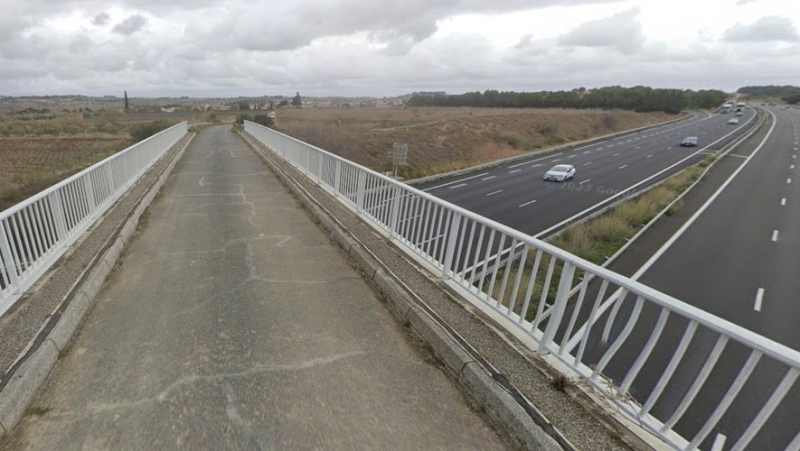 A Belgian bus and its 50 passengers stoned on the A9 motorway, near Béziers