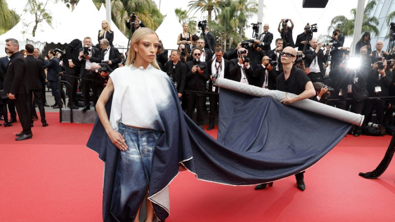 Festival de Cannes 2024 : "Il est carrément venu avec le rouleau de tissu"… quelle est la tenue surprenante de Bilal Hassani ?
