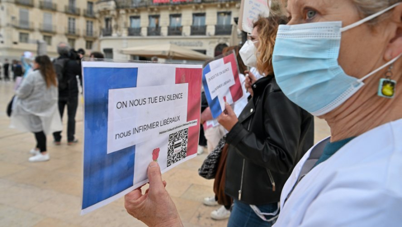 "On nous tue en silence" : flash-mob et marche aux flambeaux à Montpellier pour les "Infirmiers libéraux en colère"