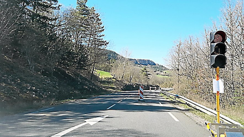 Please note, in Lozère, the RD808, which goes from Marvejols to Barjac, will be closed Monday May 27 and Tuesday May 28 in Grèzes