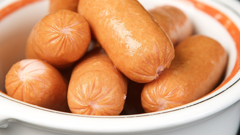 An Action employee eats mini-sausages without paying for them during his break: he is fired for damages of 5.48 euros