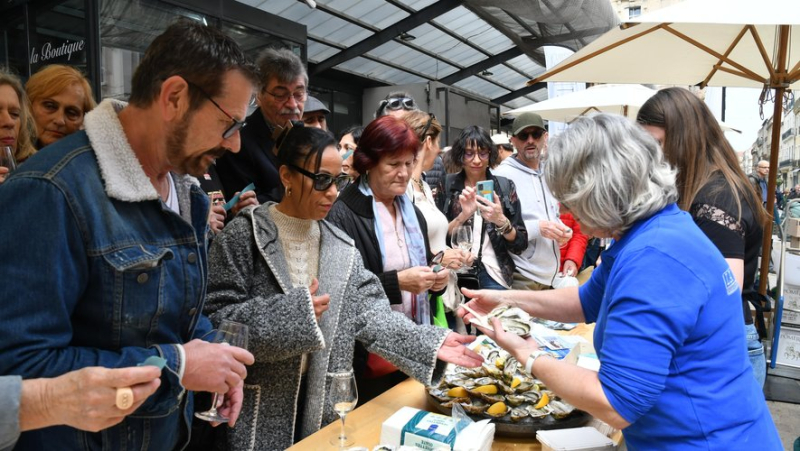 Oysters and Picpoul-de-Pinet begin their tasting tour in the region&#39;s market halls via Sète