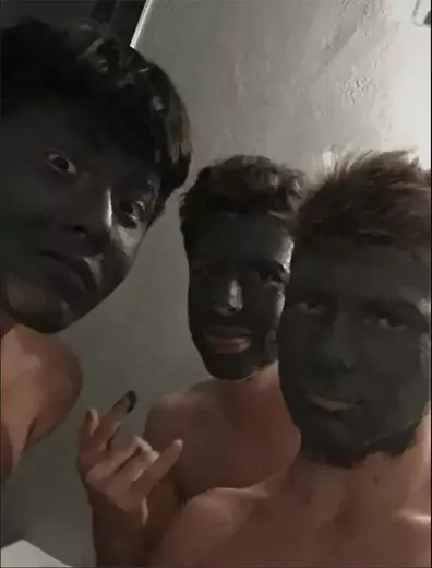 Kicked out of their high school for “blackface”, the two teenagers will nevertheless receive a million dollars